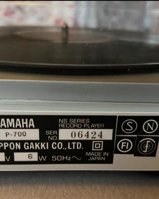 Yamaha P700