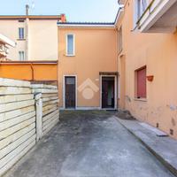 3 LOCALI A FERRARA