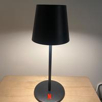 Lampada ufficiale Netflix design minimal