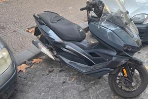 Scooter Brera 300