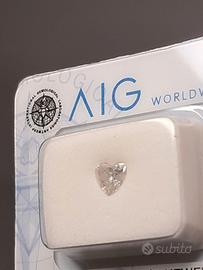 diamante naturale certificato AIG 0.44 ct a cuore