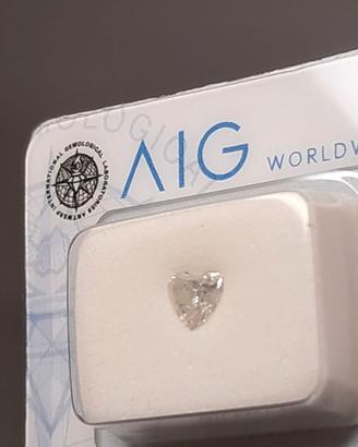 diamante naturale certificato AIG 0.44 ct a cuore
