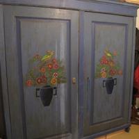 Armadio antico in abete