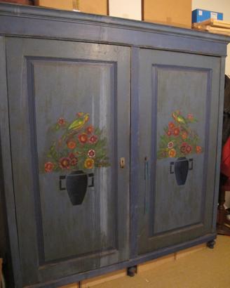 Armadio antico in abete