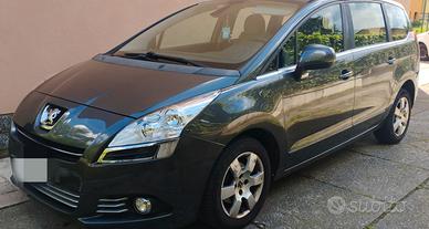 PEUGEOT 5008 1ª serie - 2013