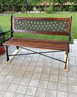 Panchina in ghisa e legno