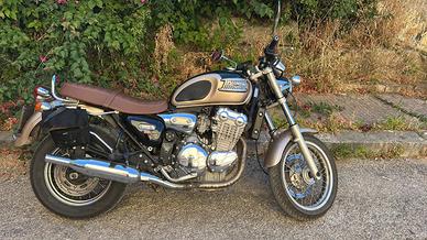 Triumph Thunderbird 900