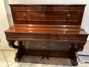 Pianoforte verticale usato