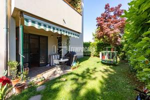 Tre locali doppi servizi con giardino, box e posto