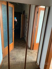 Armadio a muro con specchio