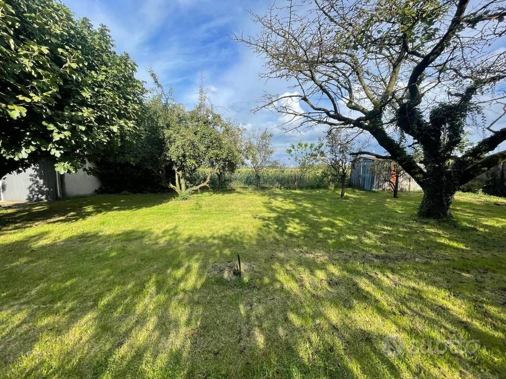 Terreno di 665 m² a Villa Cortese - Vista 3