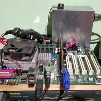 Computer su Compensato PC on Wooden