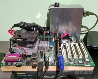 Computer su Compensato PC on Wooden