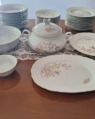 Servizio di Piatti Manifatture porcellane ROYAL