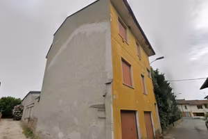 Immobile in asta di 60 m² con più di 5 locali e bo