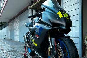 Suzuki gsxr 750 K8 PISTA
