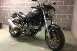 DUCATI MONSTER 900