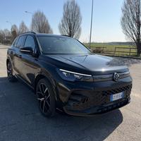 Tiguan R LINE Plus black edition - FULL OPTIONAL