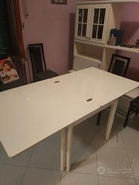 Tavolo bianco laccato lucido