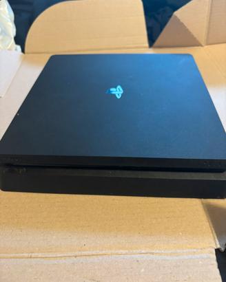 Ps4/ playstation 4 in garanzia con due controller
