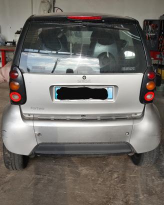 Lunotto e ricambi Smart fortwo, bmw e46 e Fiesta
