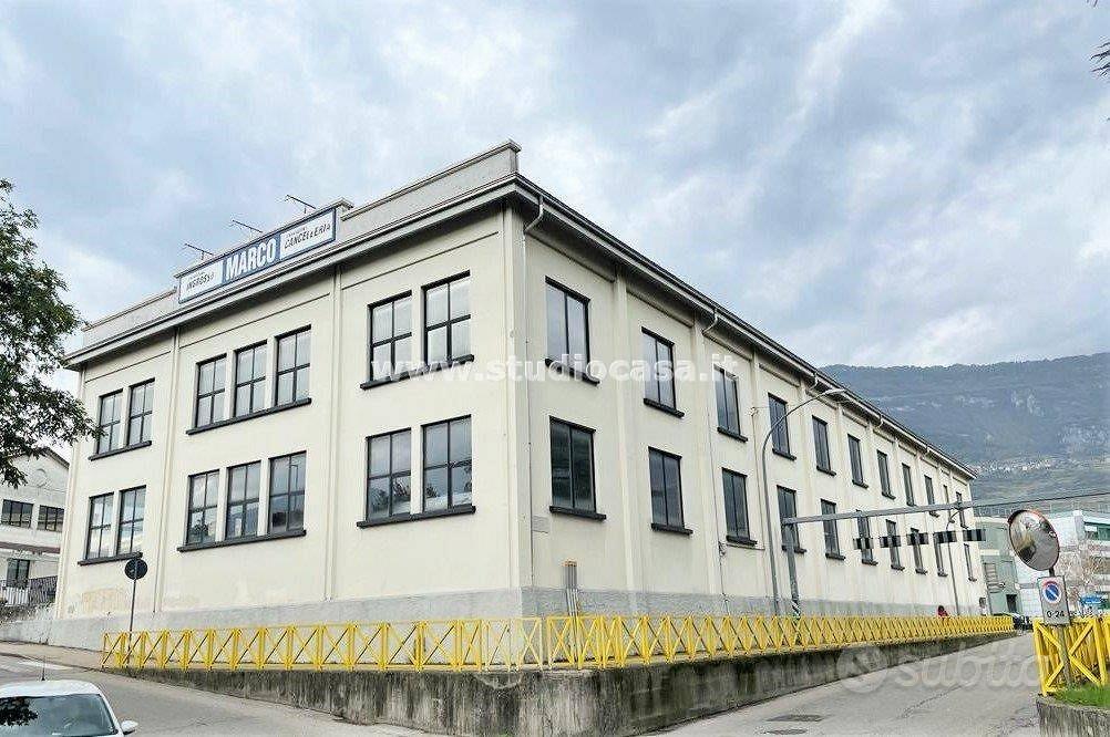 Immobile di 2300 m² a Rovereto - Altro