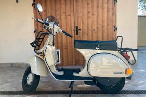 Vespa p200e