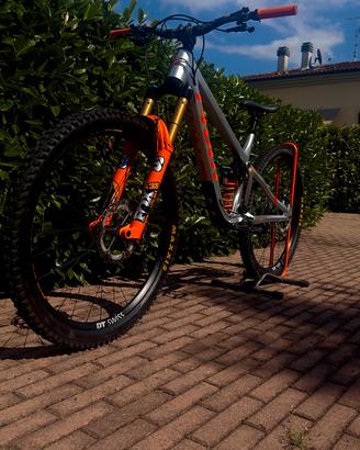 Pivot Firebird  il Top delle bici da Enduro .