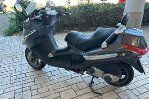 SCOOTER PIAGGIO X-EVO 250 CC.