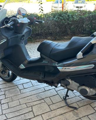 SCOOTER PIAGGIO X-EVO 250 CC.