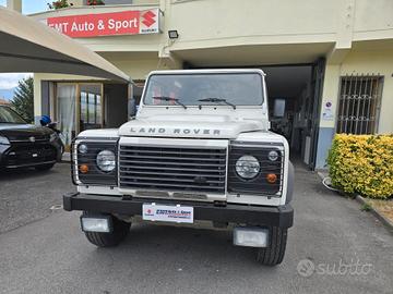 Land Rover Defender 90 2.4 TD4 Station Wagon S N1