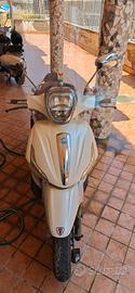 Beverly 300 i.e  2011 assicurato
