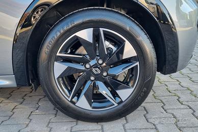 TRENO DI QUATTRO GOMME AUTO NUOVE GOODYEAR 