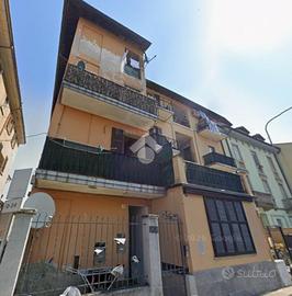 2 LOCALI A PAVIA