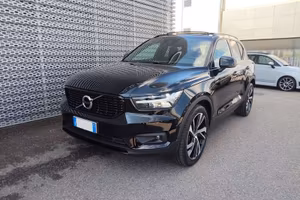 Volvo XC40 1.5 t3 R-design 163cv auto