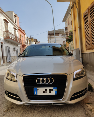 Audi A3 1.6 TDI - Frizione Freni Gomme Amm. NUOVI