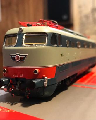 Locomotive acme e444 e646