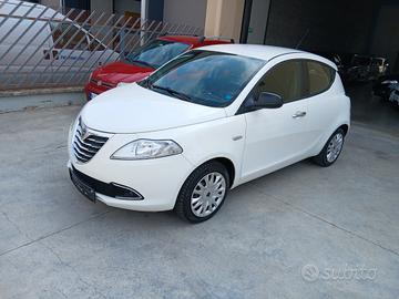 Lancia Ypsilon 1.2 69 CV 5 porte S&S Gold
