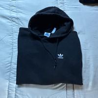 Hoodie Adidas Originals Essential nera con logo