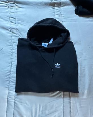 Hoodie Adidas Originals Essential nera con logo