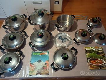 Set di pentole AMC  con ricettario