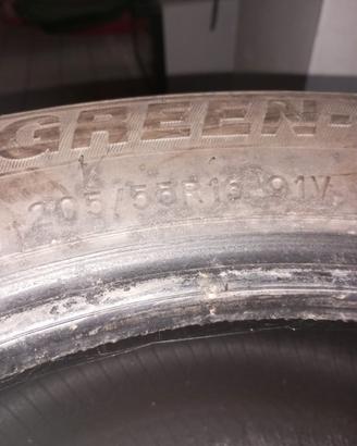 Gomme auto