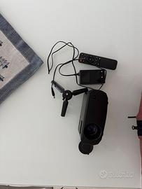 Mini videoproiettore portatile in varanzia