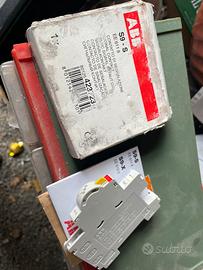 Contatto di segnalazione interruttori