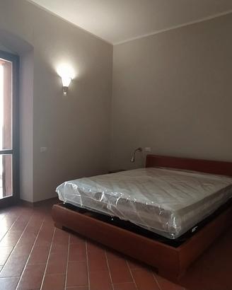 letto in ciliegio e specchiera 