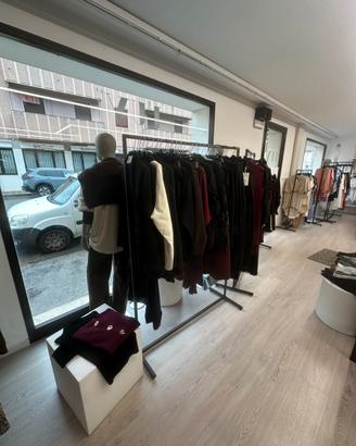 ARREDAMENTO (anche a pezzi)