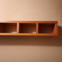 Colonna in legno porta-oggetti libreria