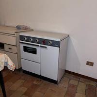 Cucina “ZOPPAS” a gas con forno e vano bombola