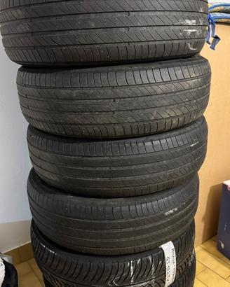 Gomme 215/65/17