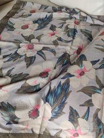 Sciarpa beige fantasia floreale